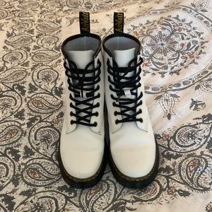 Dr Martens’s zavala white smooth leather lace up boots